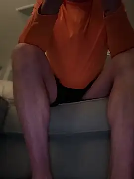 Snapshot of PeytonJohnn chatting on November 8, 7:23 am PeytonJohnn online show from November 8, 7:23 am