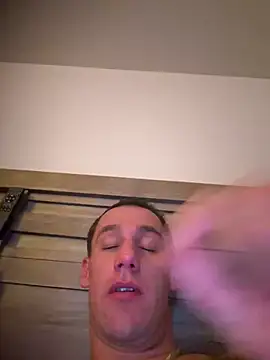 Snapshot of PeytonJohnn chatting on November 10, 12:48 am PeytonJohnn online show from November 10, 12:48 am