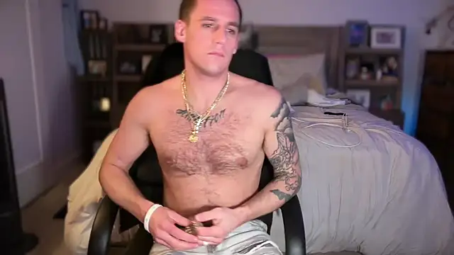 Snapshot of PeytonJohnn chatting on November 19, 5:29 am PeytonJohnn online show from November 19, 5:29 am