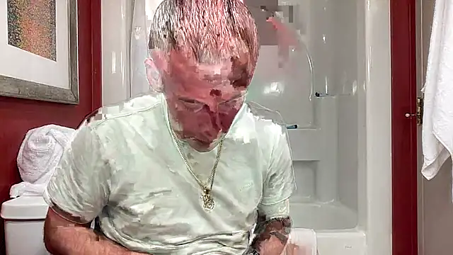 Snapshot of PeytonJohnn chatting on September 27, 5:46 am PeytonJohnn online show from September 27, 5:46 am