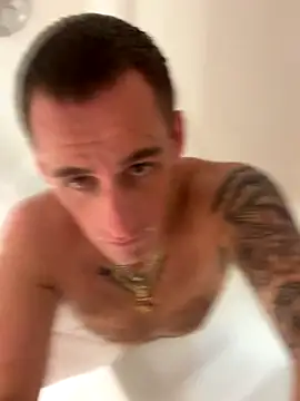 Snapshot of PeytonJohnn chatting on September 28, 8:05 pm PeytonJohnn online show from September 28, 8:05 pm