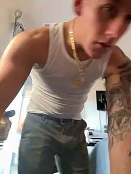 Snapshot of PeytonJohnn chatting on November 8, 7:39 pm PeytonJohnn online show from November 8, 7:39 pm