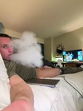 PeytonJohnn online show from March 3, 11:45 pm