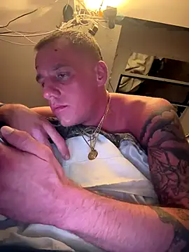 Snapshot of PeytonJohnn chatting on September 14, 4:02 am PeytonJohnn online show from September 14, 4:02 am