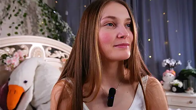 MonaEldon online show from March 2, 8:10 am