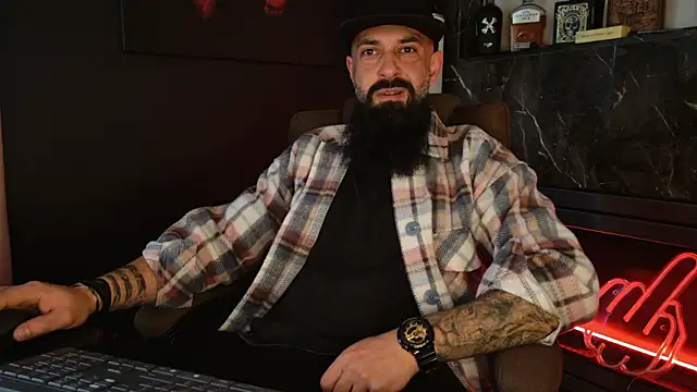 Snapshot of axxelrich_ chatting on December 17, 9:36 am axxelrich online show from December 17, 9:36 am