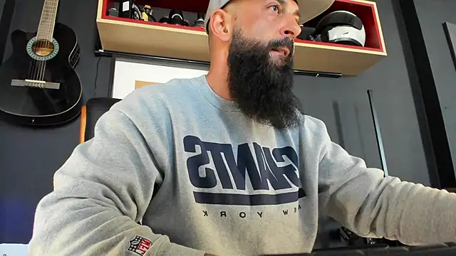 axxelrich  online show from February 9, 10:20 am