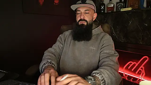 Snapshot of axxelrich_ chatting on December 20, 5:43 am axxelrich online show from December 20, 5:43 am