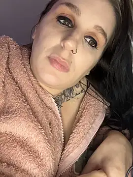 menaceswife online show from March 1, 6:00 pm