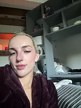 BlondeBombshellAmelia online show from January 14, 2:22 pm