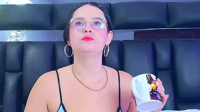 DahianaMoss online show from April 15, 11:59 am