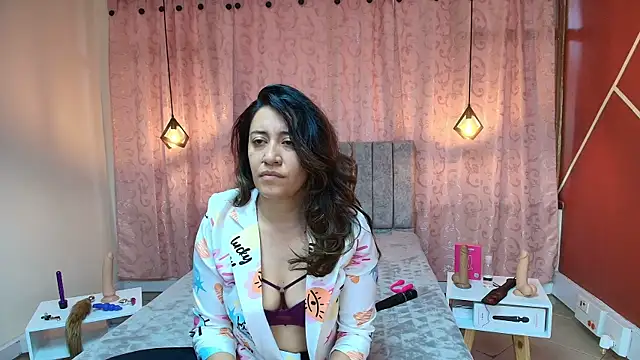 VioletaScott  online show from November 12, 1:15 pm