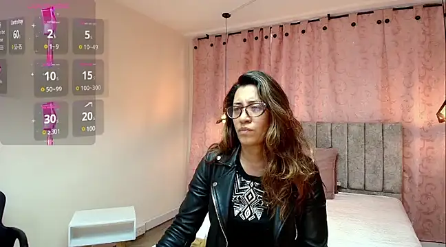 VioletaScott  online show from February 25, 1:00 pm