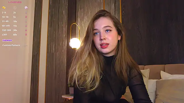 LoraineLuff online show from February 3, 6:07 pm