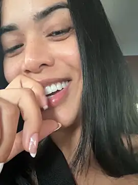 Laisabrazil online show from November 29, 2:17 pm