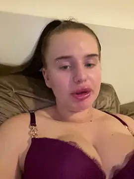 yourhornyslut online show from May 4, 8:00 pm