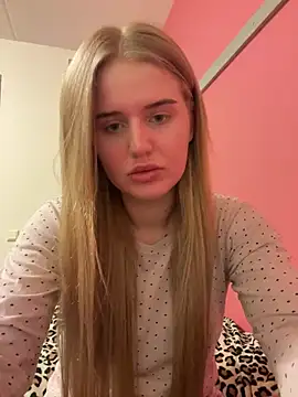 Snapshot of yourhornyslut chatting on February 25, 8:42 pm yourhornyslut online show from February 25, 8:42 pm