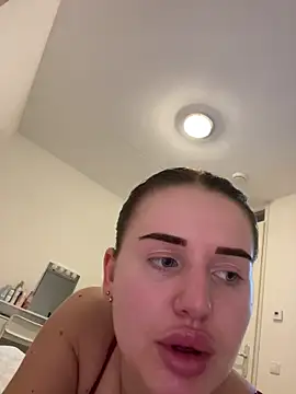 Snapshot of yourhornyslut chatting on February 19, 7:00 pm yourhornyslut online show from February 19, 7:00 pm