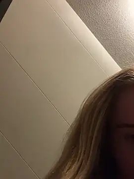 Snapshot of yourhornyslut chatting on February 26, 8:36 pm yourhornyslut online show from February 26, 8:36 pm