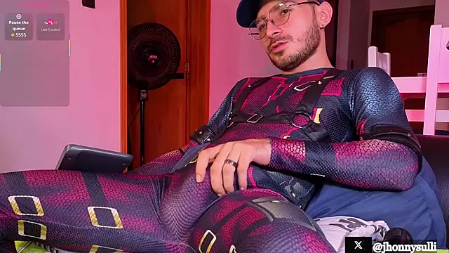 jhonny sulivan online show from October 30, 4:04 pm