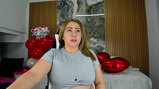 Snapshot of Danna_topless chatting on March 10, 12:06 pm Danna topless online show from March 10, 12:06 pm