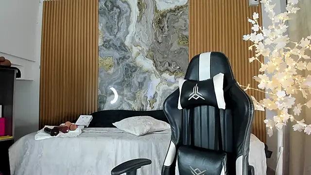 Danna topless online show from March 27, 12:06 pm