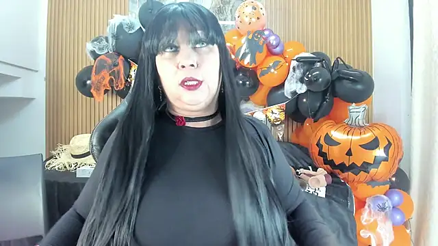 Snapshot of Danna_topless chatting on October 31, 12:02 pm Danna topless online show from October 31, 12:02 pm