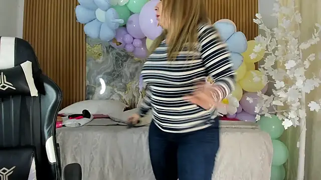 Danna topless online show from April 10, 12:01 pm