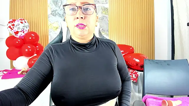 Snapshot of Danna_topless chatting on March 17, 3:07 pm Danna topless online show from March 17, 3:07 pm