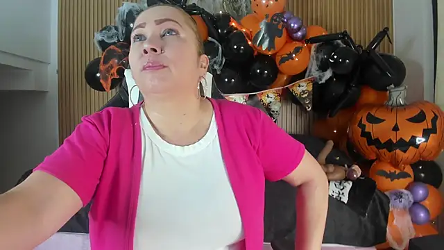 Snapshot of Danna_topless chatting on October 23, 12:04 pm Danna topless online show from October 23, 12:04 pm