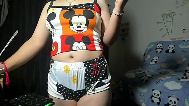 Snapshot of litle_mily_ chatting on January 30, 1:11 am litle mily online show from January 30, 1:11 am