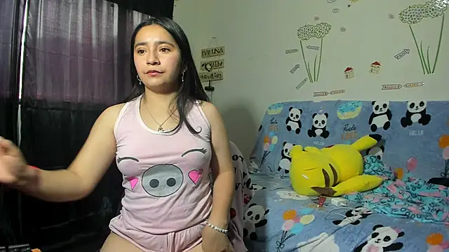 Snapshot of litle_mily_ chatting on February 4, 10:13 pm litle mily online show from February 4, 10:13 pm
