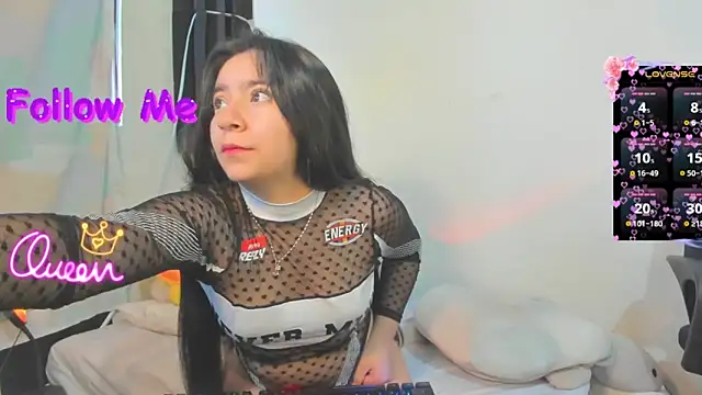 litle mily  online show from April 9, 10:05 pm