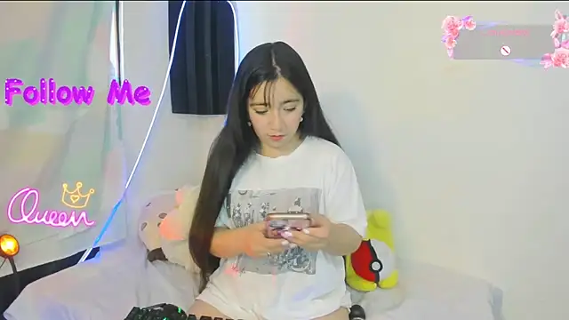 litle mily  online show from May 9, 9:51 pm