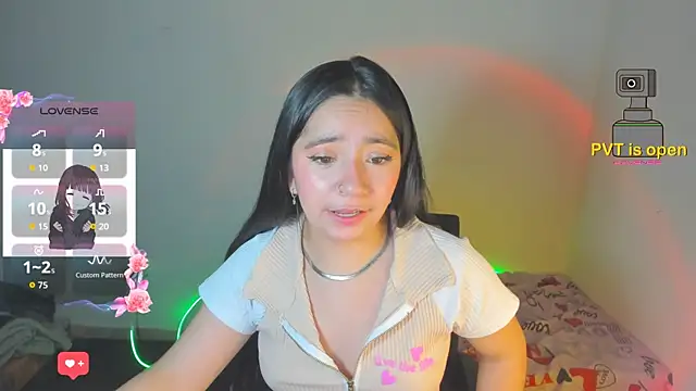 Snapshot of litle_mily_ chatting on December 16, 1:54 am litle mily online show from December 16, 1:54 am