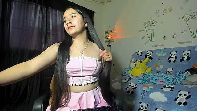 Snapshot of litle_mily_ chatting on January 25, 9:57 pm litle mily online show from January 25, 9:57 pm
