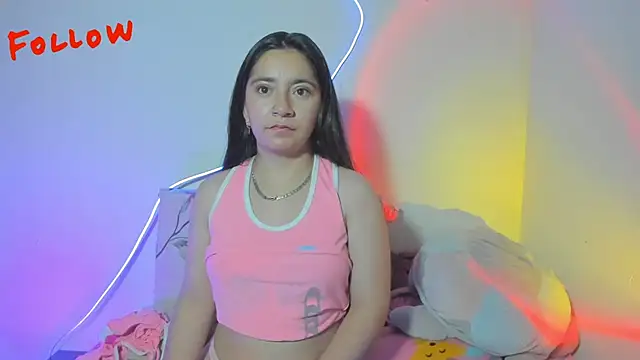 Snapshot of litle_mily_ chatting on October 28, 11:20 am litle mily online show from October 28, 11:20 am