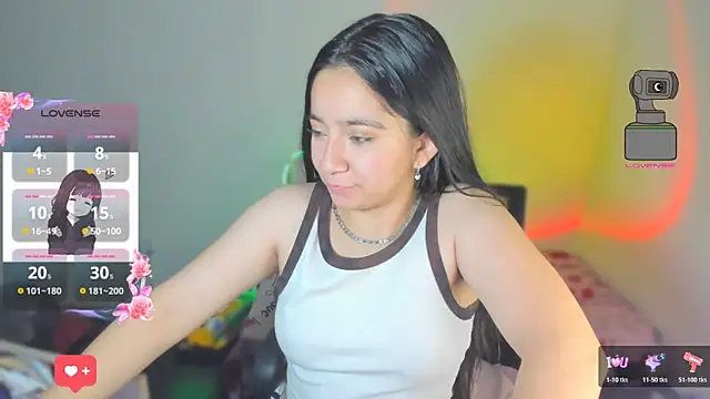 Snapshot of litle_mily_ chatting on December 4, 1:48 am litle mily online show from December 4, 1:48 am