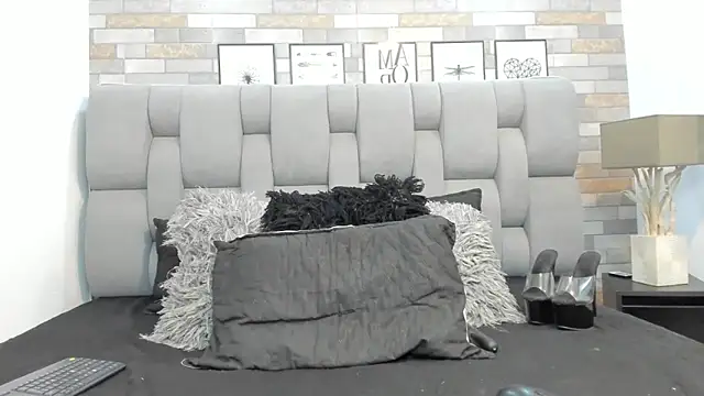 KariinaTaylor online show from March 9, 6:33 pm