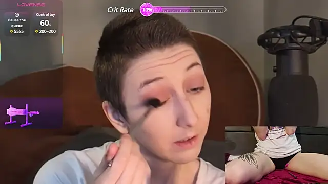 lovelylucyy online show from March 12, 2:52 am