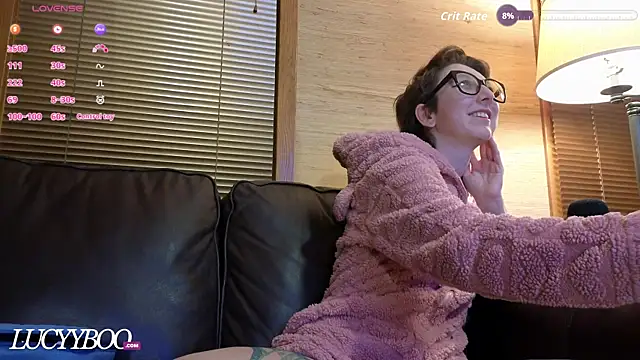 lovelylucyy online show from January 12, 12:39 am