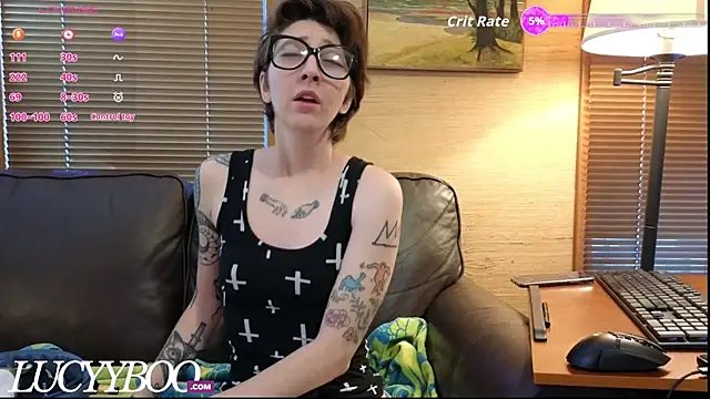 lovelylucyy online show from December 2, 6:42 pm