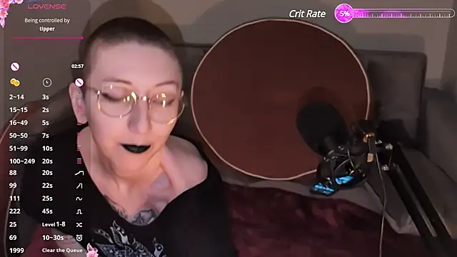 lovelylucyy online show from January 30, 12:07 am