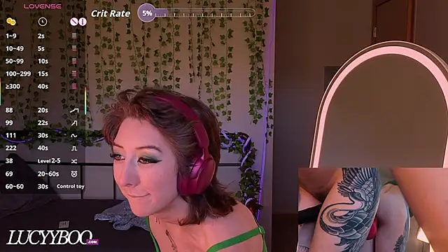 lovelylucyy online show from May 30, 10:59 pm