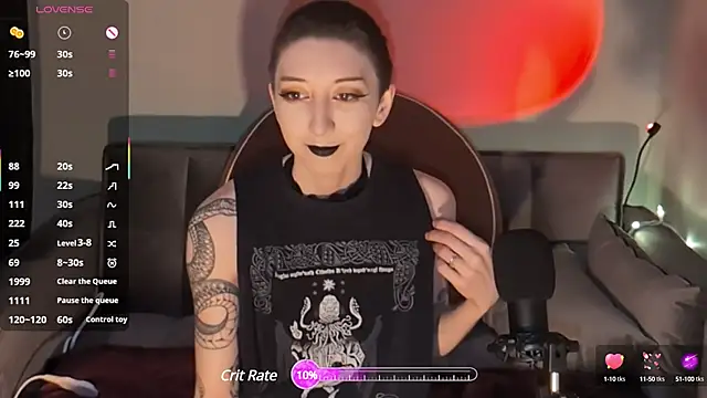 lovelylucyy online show from February 18, 12:59 am