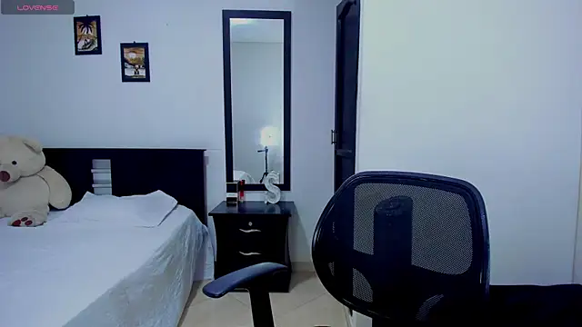 IsaSixty9 online show from December 5, 9:34 pm