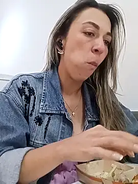 Snapshot of rachellboom chatting on December 3, 10:42 pm rachellboom online show from December 3, 10:42 pm