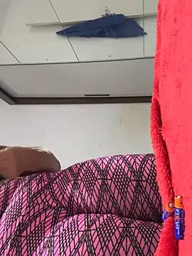 Snapshot of Dudarob22 chatting on October 11, 5:14 pm Dudarob22 online show from October 11, 5:14 pm