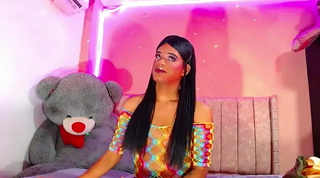 Snapshot of vanessa_nauthygirls chatting on December 6, 6:44 pm vanessa nauthygirls online show from December 6, 6:44 pm