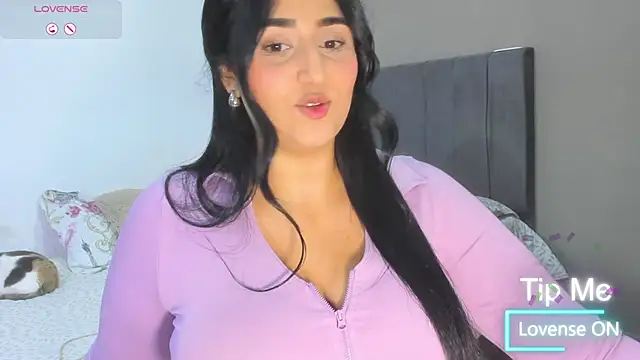 Snapshot of curvy_jhacky chatting on February 6, 10:39 pm curvy jhacky online show from February 6, 10:39 pm